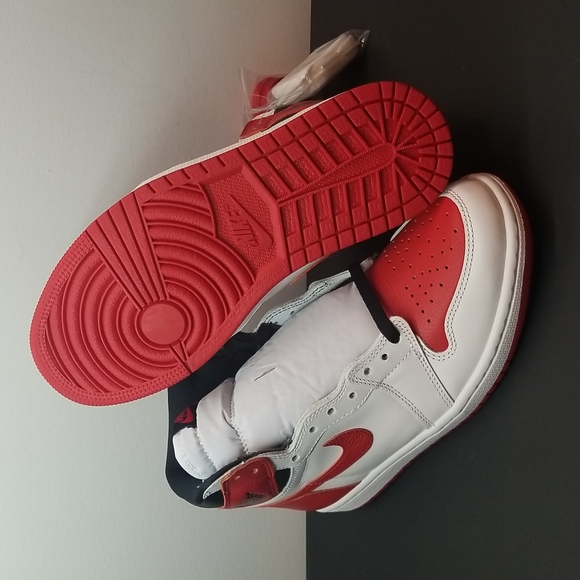 Air Jordan 1 Retro High OG Heritage. - Picture 3 of 8